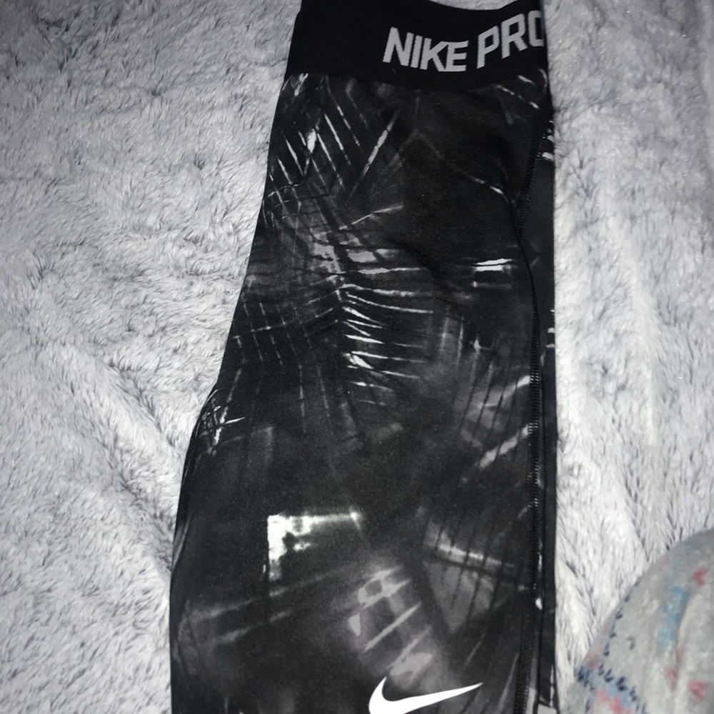 NIKE PRO LEGGINGS🤍
